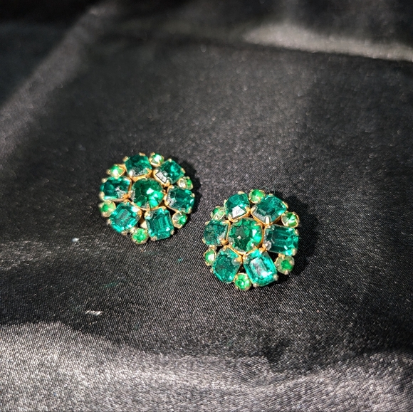 Source Unknown Jewelry - Vintage Green Rhinestone earrings